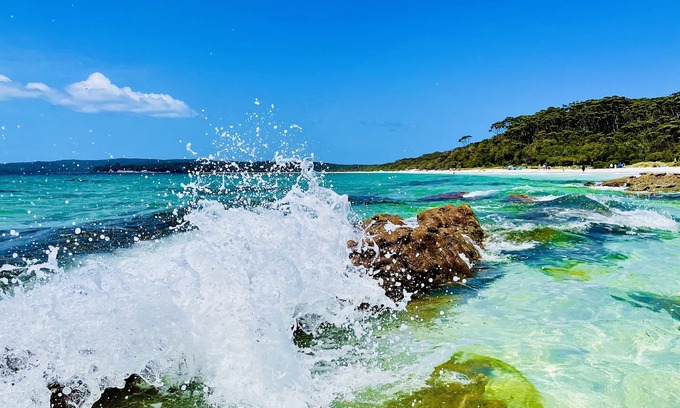 Hyams Beach Apartment | Walters Holiday Flats @ Hyams Beach (Flat 1) - Book 7 nights pay for only 6*