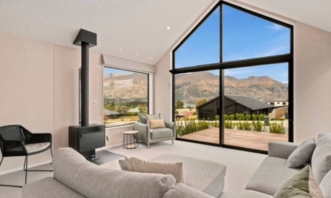 Wanaka House | Wanaka Views | Outdoor area | Games room | Sleeps 8