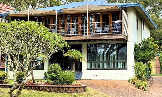 Salamander Bay House | Wanda House - Close to beach Linen Pets