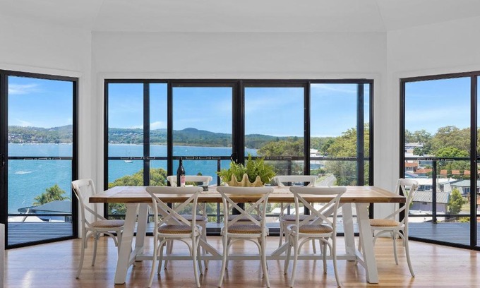 Salamander Bay House | Wanda Point House - pure tranquillity and walk to beach