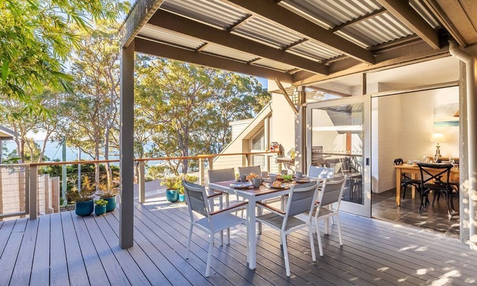 Salamander Bay House | Wanda Waterview, 1-344 Wanda Ave - Water Views, Linen, Bed Making, Wi-Fi, aircon