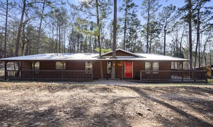 Broken Bow Cabin | Wander Inn/Hot-tub/Airhockey/Broken Bow Lake/Fishing/Fire Pit