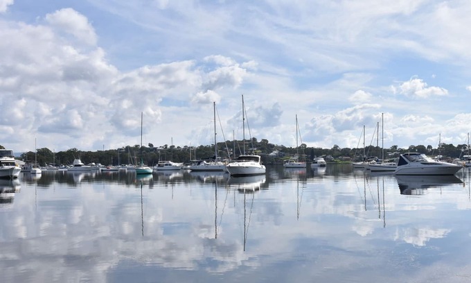Wangi Wangi House | Wangi Lakehouse - renovated Lake Macquarie lakefront Location