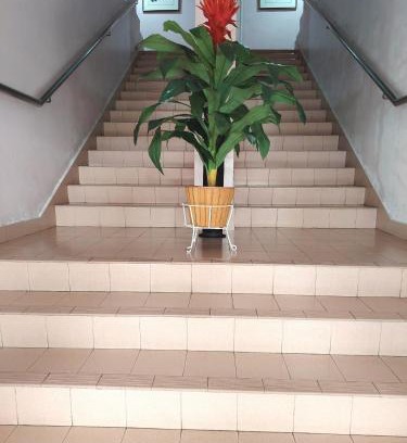 Ulu Tiram Hotel | Wangsa Village Inn