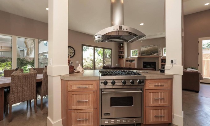 Eastside Santa Cruz House | WANT TO GET AWAY FOR A FEW DAYS BUT DON’T WANT TO GO FAR, COME TO SANTA CRUZ