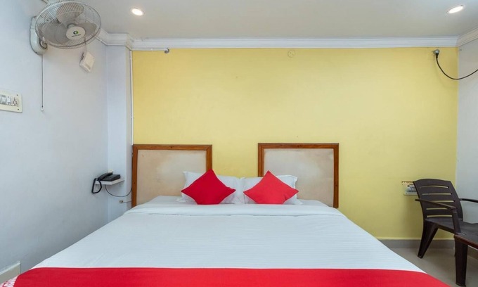Tirupati Hotel | Wardrobe Classic Rooms in Tirupati