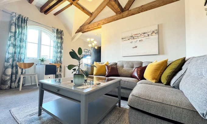 Newland Near Ulverston Apartment | Warehouse Apartments, 1 - Bed, Sleeps 2, Pets Welcome - Ulverston