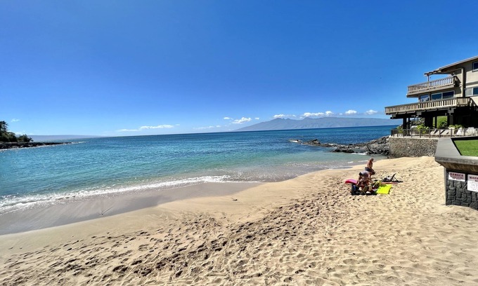 Kahana Condo | Warm and Inviting Hawaiian Decor with a Gorgeous Ocean View on Secluded Beach