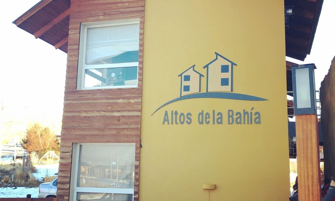 Macrozona Bahia Redonda y Primeros Faldeos Apartment | Warm and modern apartment with lake view