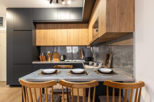 Podostrog Apartment | Warm-colored stylish apartment