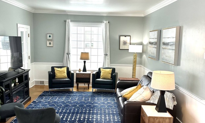Kellogg House | Warm, friendly, Mountain View’s, 5gig, Restaurants, Covered porch/fire table