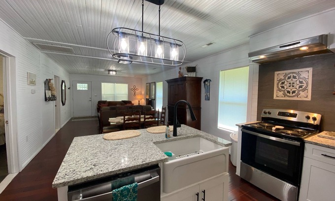 Hodges Other | Warm & inviting 1935 farmhouse near lakes-walking/riding trails modern amenities
