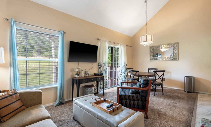 Table Rock Condo | Warm Welcome Getaway - Resort Stay for 6