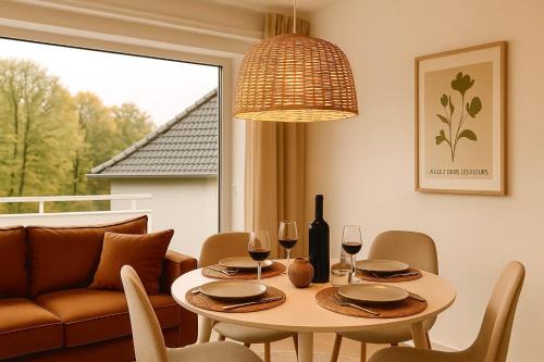Hochschulviertel Apartment | WARMSTAY I Ferienunterkunft mit Balkon I Key-Box Check-In
