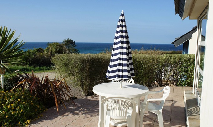Plouhinec House | Warmth and comfortable house with a 180° view of the sea in Plouhinec.