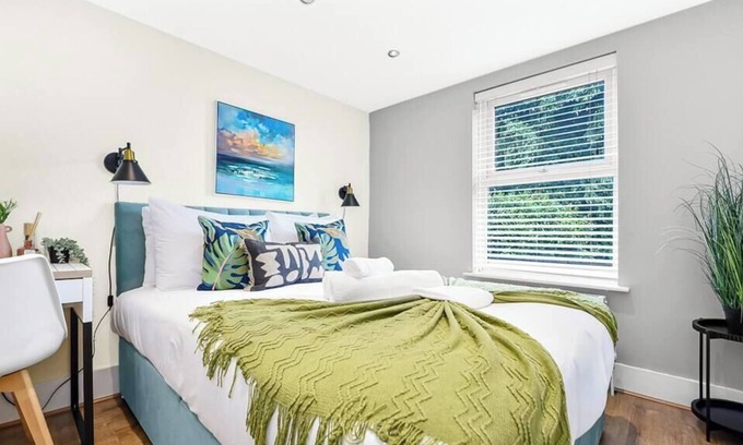 Forest Gate House | Warmth and Grace: Comfy Homestead for Large Groups