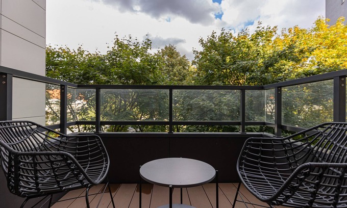 Muranow Apartment | Warsaw Aleja Solidarności by Renters