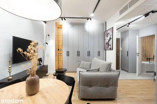 Wola Apartment | Warsaw Wola Premium Apartment by Evibell