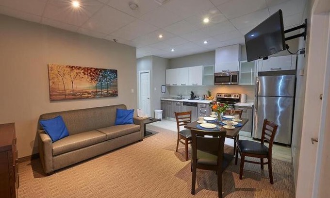 Wasaga Beach Apartment | Wasaga Riverdocks Hotel Suites