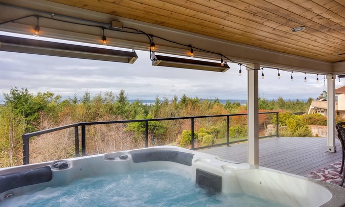 University Place House | Washington Vacation Rental w/Hot Tub Near Tacoma