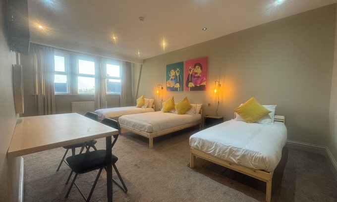 Wallsend Hotel | Wasters Arts Bar Hotel
