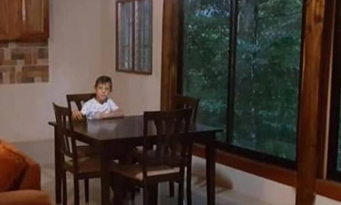 Platanillo House | Waterfalls House inside in the Rains Forest