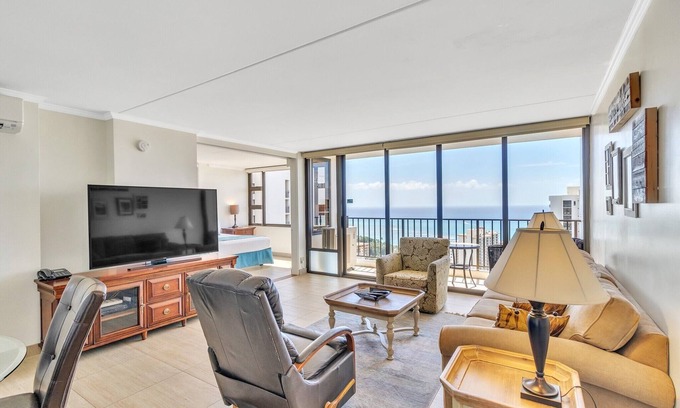 Waikiki Condo | Watch the Whales From the Lanai. Free Parking/Internet