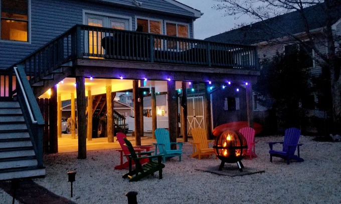 Mystic Island House | WATERFRONT - Perfect location for a getaway !