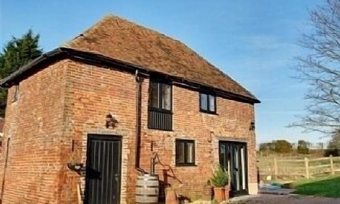 Willesborough House | Water Farm Granary In Smeeth, Kent