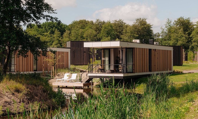 Zeewolde House | Water Lodge in Netherlands with Terrace Access