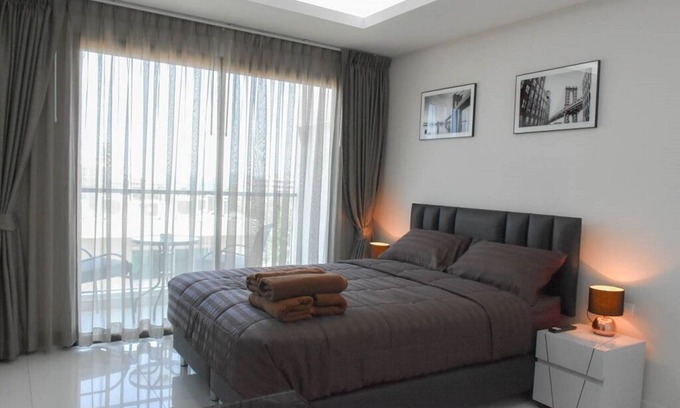 Jomtien Condo | Water Park Premium Sea View Studio ★