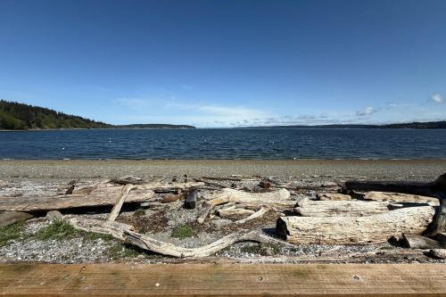 Greenbank House | Water's Edge at Dines Point