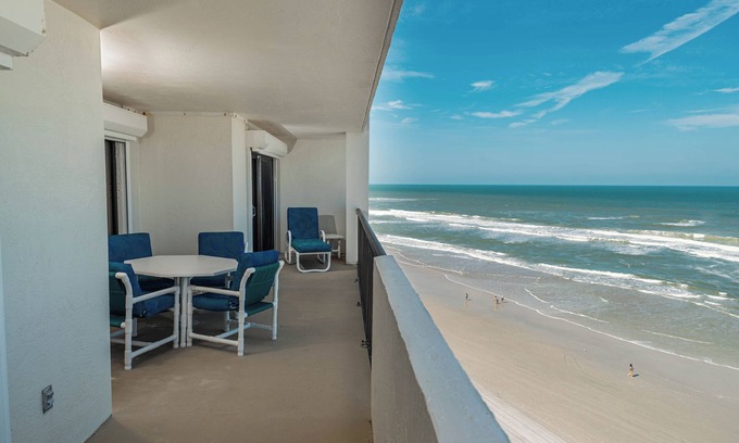 Daytona Beach Shores Condo | Water's Edge Retreat-Direct Oceanfront @ Sandpoint, 2BR Oceanfront Pool