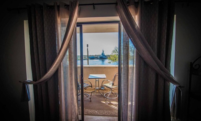Downtown Wilmington Apartment | Water St. Retreats 03 Historic riverfront paradise
