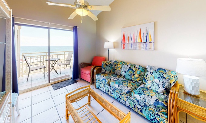 Orange Beach Condo | Water-view condo with central AC, W/D, & shared outdoor pools - walk to beach