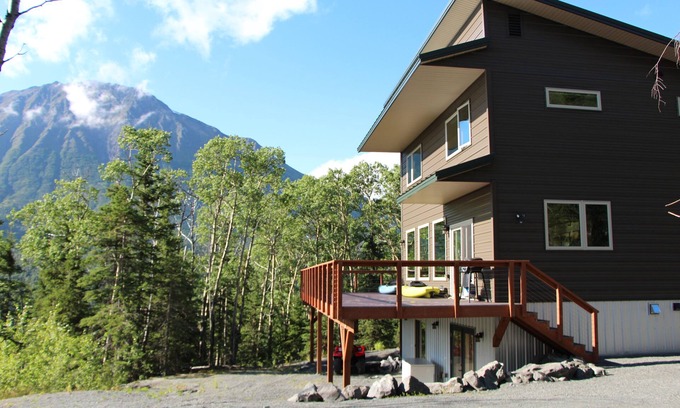 Cooper Landing House | Water view! Cooper Landing, WiFi! View of lake and River!5 Private acres.