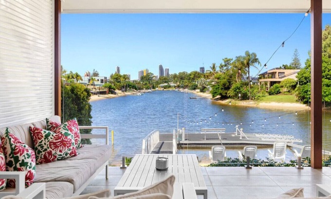 Broadbeach Waters House | Water View Family Getaway - WiFi, Pool, BBQ