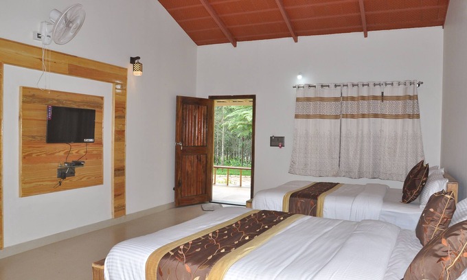 Alur Hotel | Water View Holiday Retreat