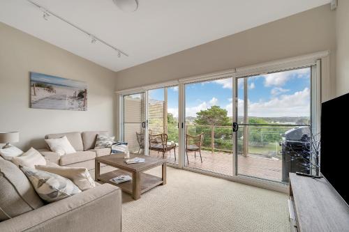 Batemans Bay House | Water View Home- Minutes To Town