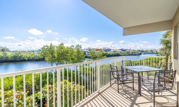 Ruskin House | Water Views! Newly Remodeled 3 Bedroom Townhome in Little Harbor Resort