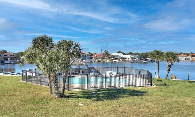 Harbor Oaks Condo | Water views, private boat dock, 2 bedroom, 2 bath Bayhouse Condo in Rockport