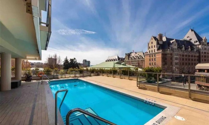 Downtown Victoria Condo | Waterfalls Hotel -Deluxe suite downtown with pool and free parking