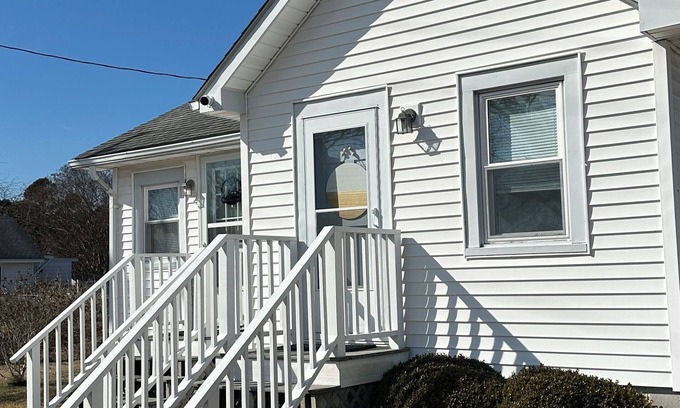 Deep Hole Cottage | Waterfowl Watch Cottage - Chincoteague Island Quiet area,bikes,Julycancellation