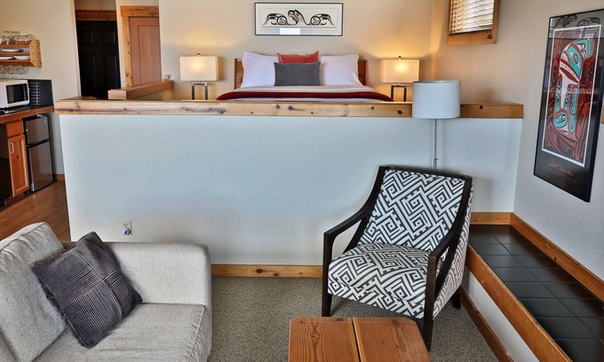 Langley Condo | Waterfront 1 bedroom condo - private deck offering spectacular views
