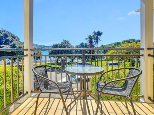 Akaroa Apartment | Waterfront 2-Bedroom Harbour View Apartment