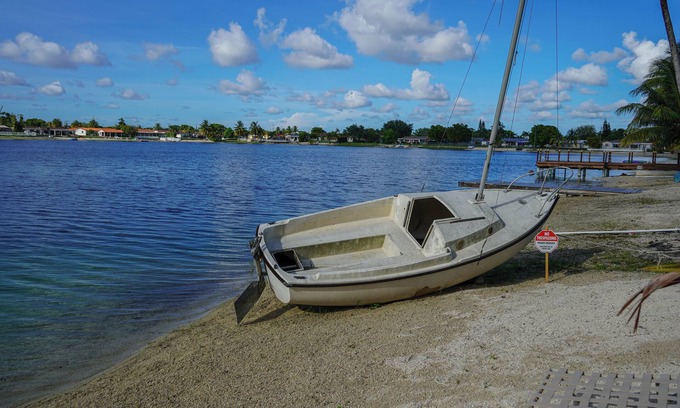 Hialeah House | Waterfront 3-Bedroom Home in Prime Hialeah Location