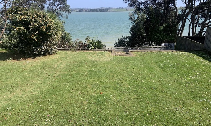 Glenbrook House | Waterfront - 3 bedroom, 2 bathroom, peaceful, private with- sunny conservatory