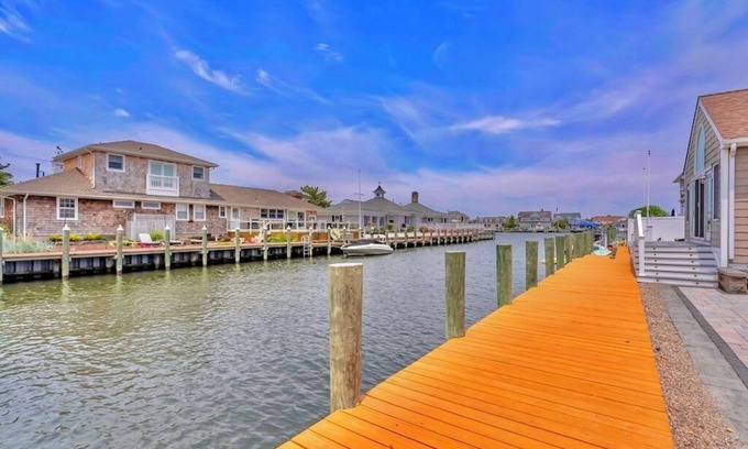 Mantoloking House | Waterfront 3 BR House w/Pool and Dock! - Mantoloking