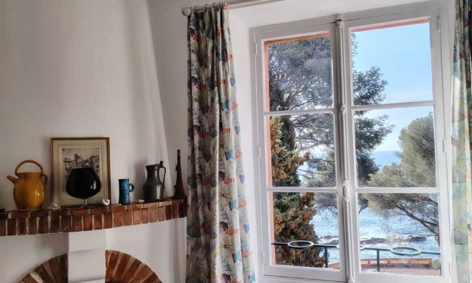 Boulouris-sur-Mer Apartment | Waterfront 3-room apartment
