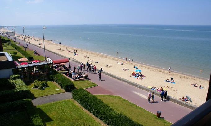 Cabourg Apartment | Waterfront, 3 rooms, triple exceptional exhibition